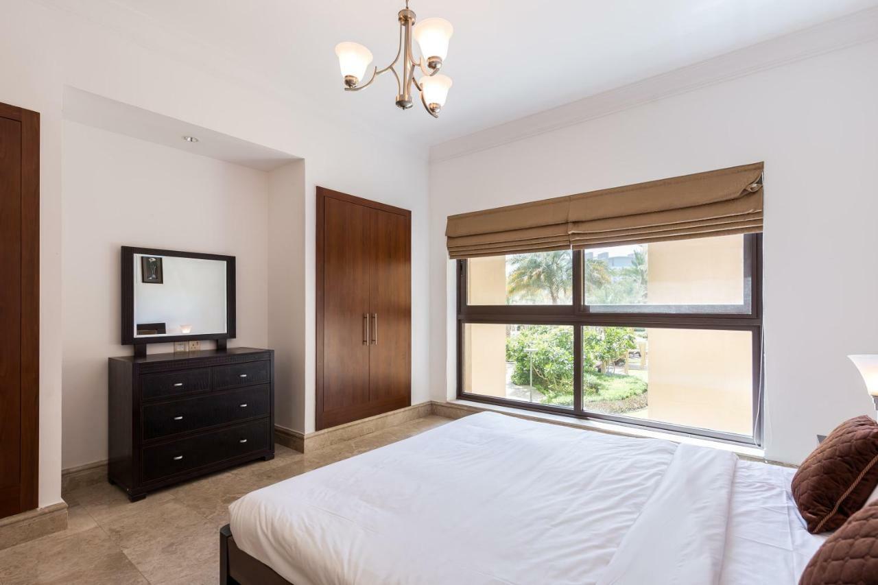Beachfront Two Bedrooms On Palm Jumeirah By Deluxe Holiday Homes Dubai Exterior foto